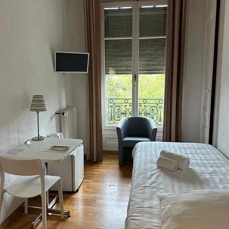 Des Tourelles Hotel 2*