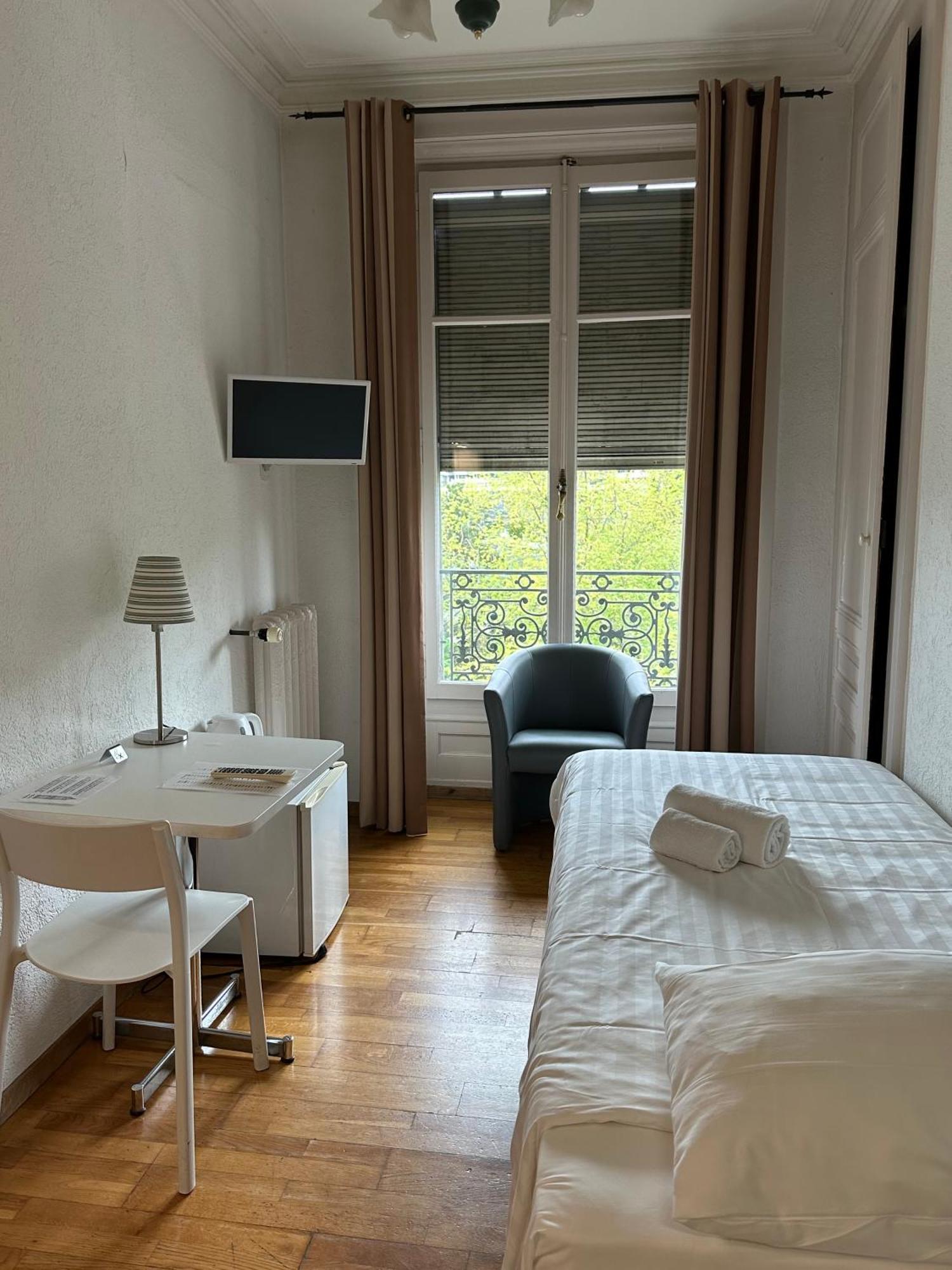 Des Tourelles Hotel 2*